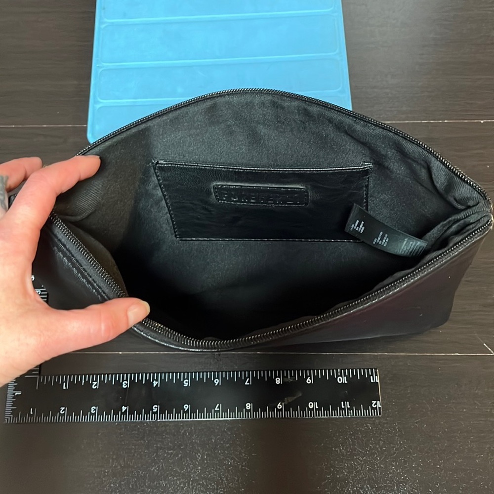 F21 Tablet/IPad Sleeve - Picture 5 of 6